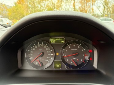 Volvo s40 t5 awd - 230 summum véhicule suivi volvo état collection garantie 12 mois occasion simplicicar mery-sur-oise...