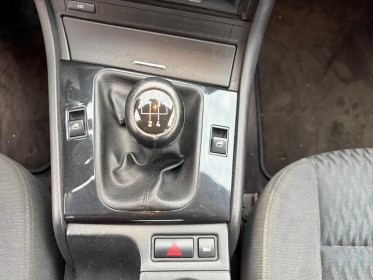 Bmw serie 3 e46 325i 192 ch pack luxe - 6 cylindres en ligne - carnet d'entretien - etat exceptionnel - boule d'attelage...