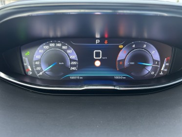 Peugeot 5008 bluehdi 180 eat8 gt line 7 pl / attelage / carplay / caméra occasion simplicicar veauche simplicicar...