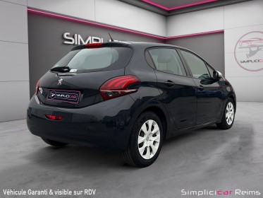 Peugeot 208 1.2 vti 68ch bvm5 like - garantie 12 mois occasion simplicicar reims simplicicar simplicibike france