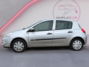 Renault clio iii dci 75ch eco2 authentique euro 5--- occasion simplicicar orgeval  simplicicar simplicibike france