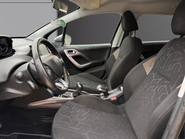 Peugeot 2008 1.2 puretech 82ch bvm5 style garantie 12 mois occasion simplicicar dijon simplicicar simplicibike france