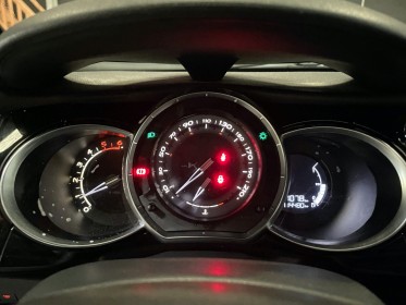 Ds ds 3 bluehdi 120 ss bvm6 sport chic carplay garantie 12 mois occasion simplicicar saint-jean simplicicar simplicibike france