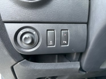 Dacia dokker dacia dokker / regulateur / entretiens dacia / garantie 48 mois possible occasion simplicicar salon de provence...