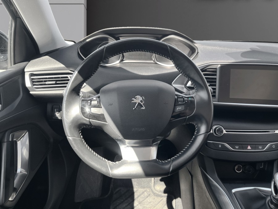 PEUGEOT d'occasion 308 AFFAIRE 1.5 BLUE HDI 130 PREMIUM PACK de 2019