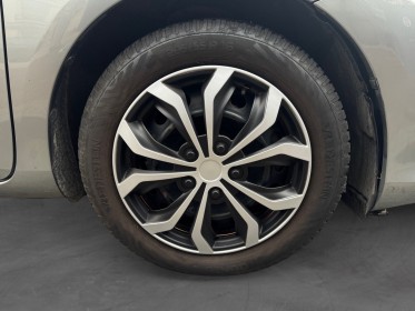 Toyota auris touring sports pro my17 hybride pro 136h design business occasion simplicicar livry gargan simplicicar...