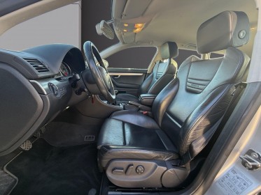 Audi s4 avant 4.2 v8 quattro boite manuelle phase 2, carnet d'entretien avec factures depuis sa première mise en...