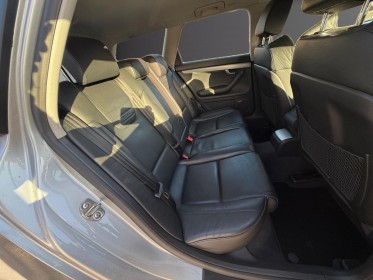 Audi s4 avant 4.2 v8 quattro boite manuelle phase 2, carnet d'entretien avec factures depuis sa première mise en...