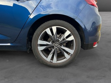 Renault megane iv berline tce 140 intens attelage carplay camera de recul garantie 12 mois occasion simplicicar colmar...