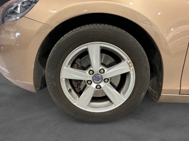 Volvo v40 momentum t2 120 ch garantie 12 mois occasion montpellier (34) simplicicar simplicibike france