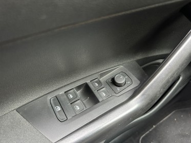 Volkswagen polo 6 1.0 tsi 110 dsg7 r-line - sièges chauffants - iq light - carplay - garantie 12 mois occasion simplicicar...