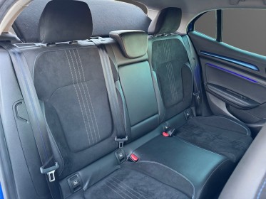 Renault megane iv berline tce 205 energy edc gt caméra de recul sièges chauffant key less suivi renault garantie 12 mois...