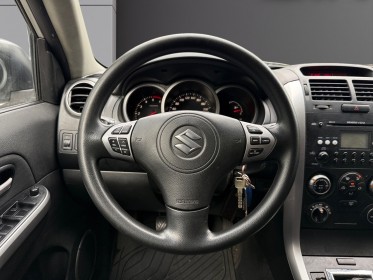 Suzuki grand vitara 1.9 ddis 130 ch 4wd luxe clim auto, sièges chauffants, garantie 12 mois occasion simplicicar villejuif ...