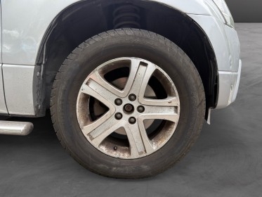 Suzuki grand vitara 1.9 ddis 130 ch 4wd luxe clim auto, sièges chauffants, garantie 12 mois occasion simplicicar villejuif ...