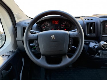 Peugeot boxer fourgon tole 3.3 t l2h2 bluehdi 120 ss bvm6  tva recuperable  garantie 12 mois occasion simplicicar angers...