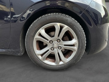 Peugeot 208 1.6 e-hdi 92ch fap bvm5 allure garantie 12 mois occasion simplicicar vienne simplicicar simplicibike france