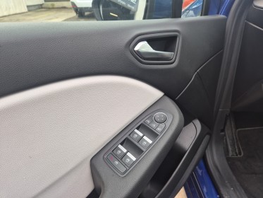 Renault clio v e-tech 140 intens carplay caméra led interieur 4 pneus neufs garantie 12 mois occasion simplicicar valence -...