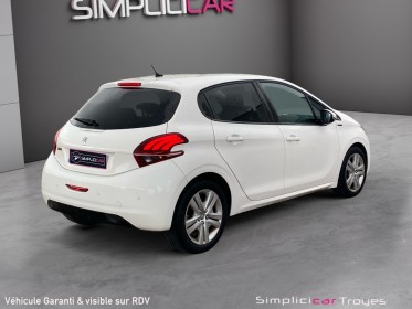 Peugeot 208 bluehdi 100ch ss bvm5 signature régulateur bluetooth ecran tactile garantie 12 mois occasion barberey...