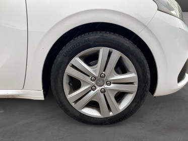 Peugeot 208 bluehdi 100ch ss bvm5 signature régulateur bluetooth ecran tactile garantie 12 mois occasion barberey...