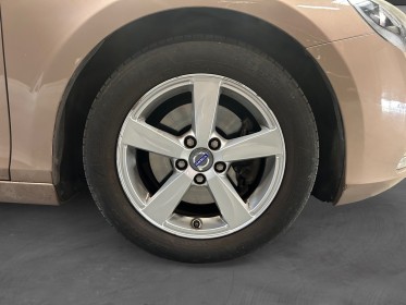 Volvo v40 t2 120 ch momentum garantie 12 mois occasion montpellier (34) simplicicar simplicibike france