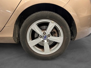 Volvo v40 t2 120 ch momentum garantie 12 mois occasion montpellier (34) simplicicar simplicibike france