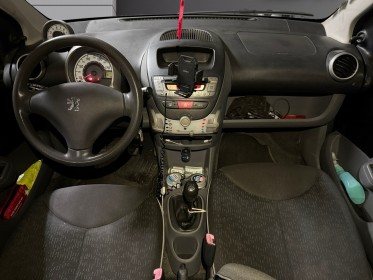 Peugeot 107 1.0e 12v 68ch/vitres électriques/climatisation/entretien à jour/garantie occasion simplicicar salon de provence...