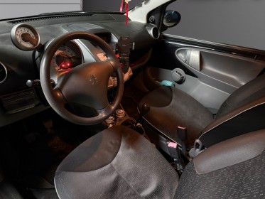 Peugeot 107 1.0e 12v 68ch/vitres électriques/climatisation/entretien à jour/garantie occasion simplicicar salon de provence...