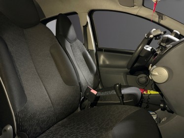 Peugeot 107 1.0e 12v 68ch/vitres électriques/climatisation/entretien à jour/garantie occasion simplicicar salon de provence...