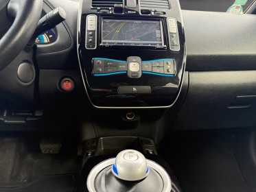 Nissan leaf electrique 24kwh acenta sièges avants arrières et volant chauffant caméra de recul garantie 12 mois occasion...