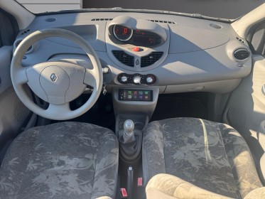 Renault twingo ii 1.2 60 eco2 helios carplay camera toit ouvrant occasion simplicicar beaune simplicicar simplicibike france