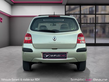Renault twingo ii 1.2 60 eco2 helios carplay camera toit ouvrant occasion simplicicar beaune simplicicar simplicibike france