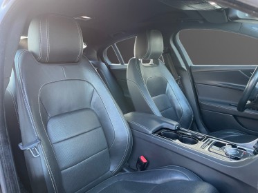 Jaguar xe 2.0 d 180 ch  r-sport bva 8 rapports / entretien complet à jour / garantie 6 mois occasion simplicicar royan...