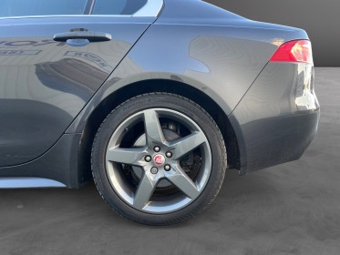 Jaguar xe 2.0 d 180 ch  r-sport bva 8 rapports / entretien complet à jour / garantie 6 mois occasion simplicicar royan...