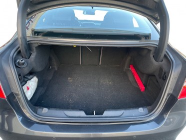 Jaguar xe 2.0 d 180 ch  r-sport bva 8 rapports / entretien complet à jour / garantie 6 mois occasion simplicicar royan...