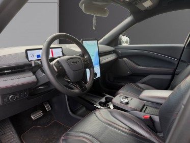 Ford mustang mach-e extended range 99 kwh 351 ch awd premium siège et volant chauffant camera de recul apple carplay bang......