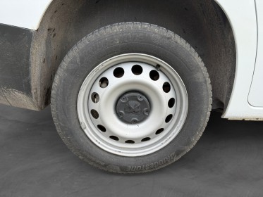 Peugeot partner fourgon standard 650 kg bluehdi 130 ss eat8 premium garantie 12 mois occasion abbeville simplicicar...