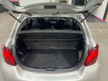 Toyota yaris 69 vvt-i finition cacharel- 92000 km- année 2016- suivi complet toyota- garantie 12 mois- occasion simplicicar...