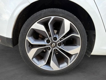 Renault megane iv berline business  air occasion simplicicar lyon nord simplicicar simplicibike france