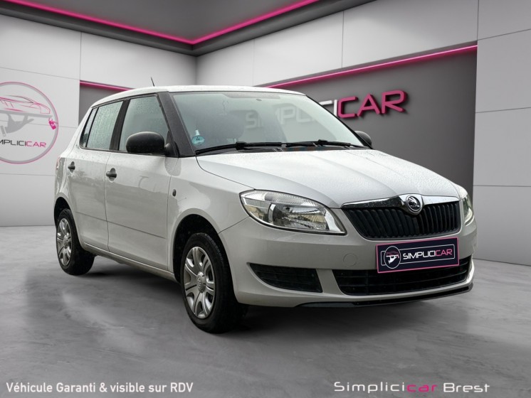 Skoda fabia 1.2 12v 60ch active 2 garantie 12 mois occasion simplicicar brest simplicicar simplicibike france