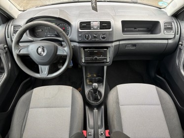 Skoda fabia 1.2 12v 60ch active 2 garantie 12 mois occasion simplicicar brest simplicicar simplicibike france
