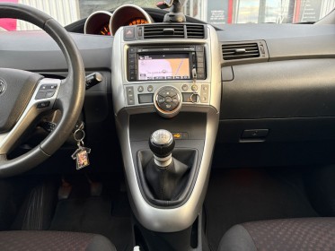 Toyota verso lca connect 2.0 d4d 126ch fap shyview connect - attelage - garantie 12 mois occasion simplicicar brest...
