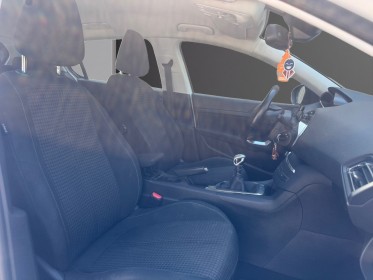 Peugeot 308 sw 1.6 bluehdi 100ch ss bvm5 active occasion simplicicar lyon nord  simplicicar simplicibike france