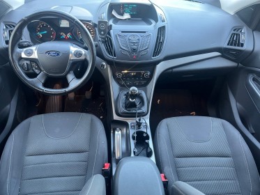 Ford kuga ford kuga 1.5 ecoboost 150 ss • titanium • 4x2 • attelage • garantie 12 mois occasion simplicicar lyon nord...