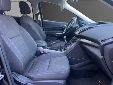 Ford kuga ford kuga 1.5 ecoboost 150 ss • titanium • 4x2 • attelage • garantie 12 mois occasion simplicicar lyon nord...