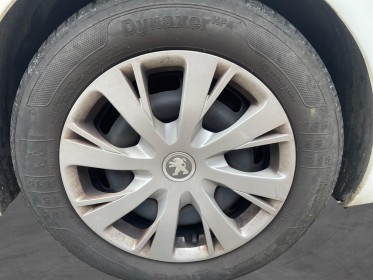 Peugeot 208 business bluehdi 100ch ss bvm6 active business  garantie 12 mois occasion simplicicar lyon nord simplicicar...