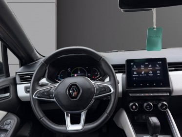 Renault clio v e-tech hybride 145 techno garantie 12 mois occasion simplicicar lyon nord simplicicar simplicibike france