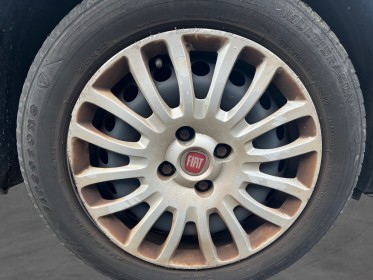 Fiat grande punto 1.2 8v 65 dynamic - garantie 12 mois occasion simplicicar lyon nord simplicicar simplicibike france