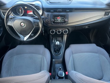 Alfa romeo giulietta 1.4 tjet 120 ch ss distinctive - garantie 12 mois occasion simplicicar lyon nord simplicicar...