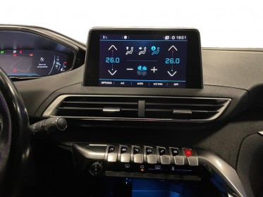 Peugeot 3008 1.6 bluehdi 120ch eat6 allure - carplay - camera de recul - garantie 12 mois occasion simplicicar...