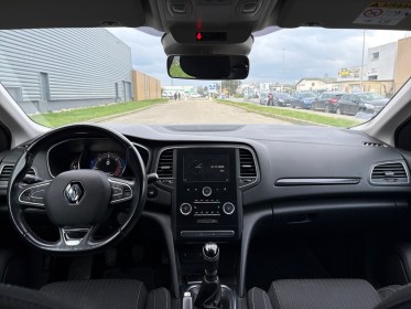 Renault megane iv berline business  air occasion simplicicar lyon nord simplicicar simplicibike france